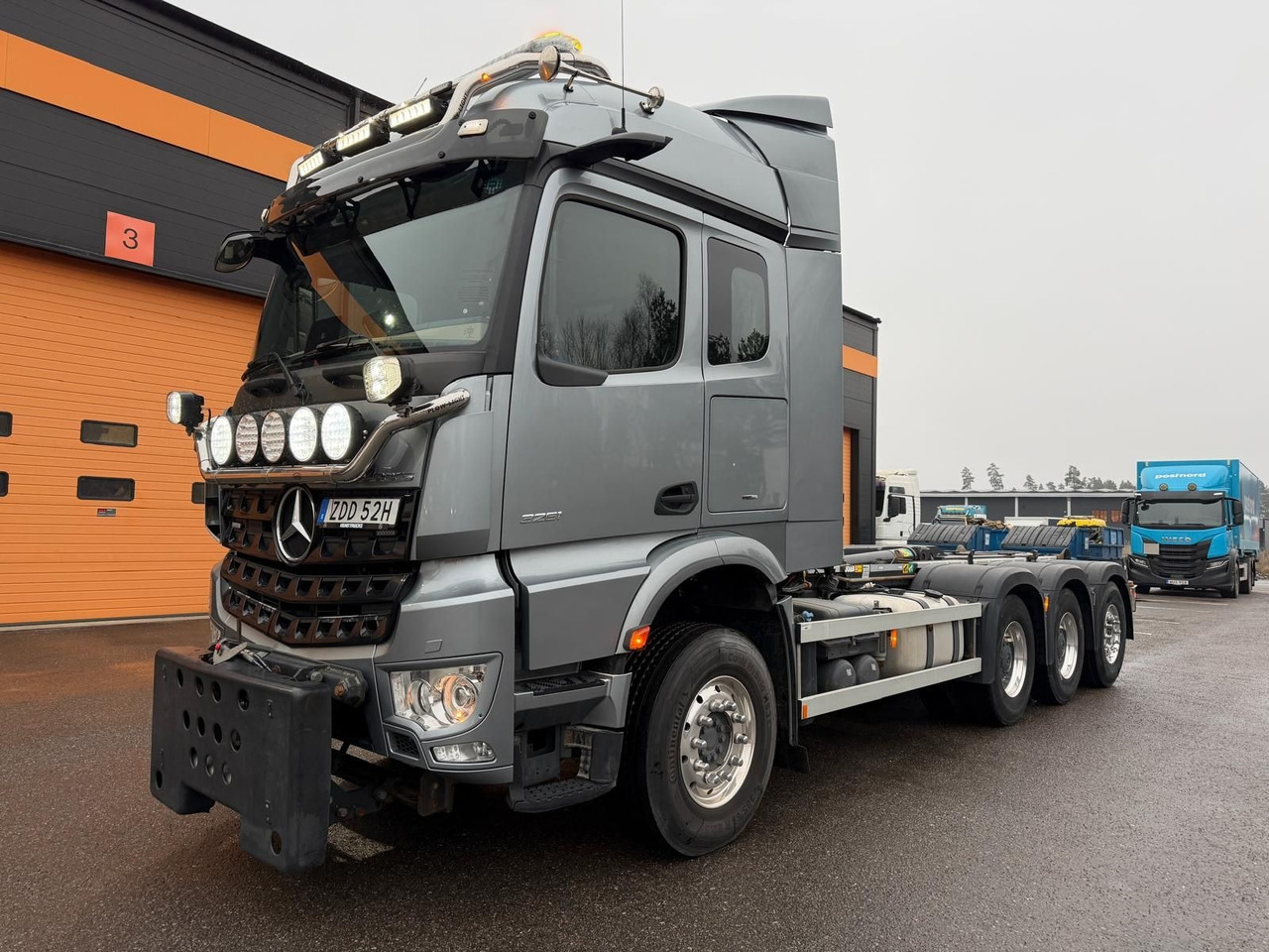 Tridemväxlare Mercedes-Benz Arocs -2022 | JOAB 24 ton | Plogutrustad - Hook lift truck: picture 1 Tridemväxlare Mercedes-Benz Arocs -2022 | JOAB 24 ton | Plogutrustad - Hook lift truck: picture 1
