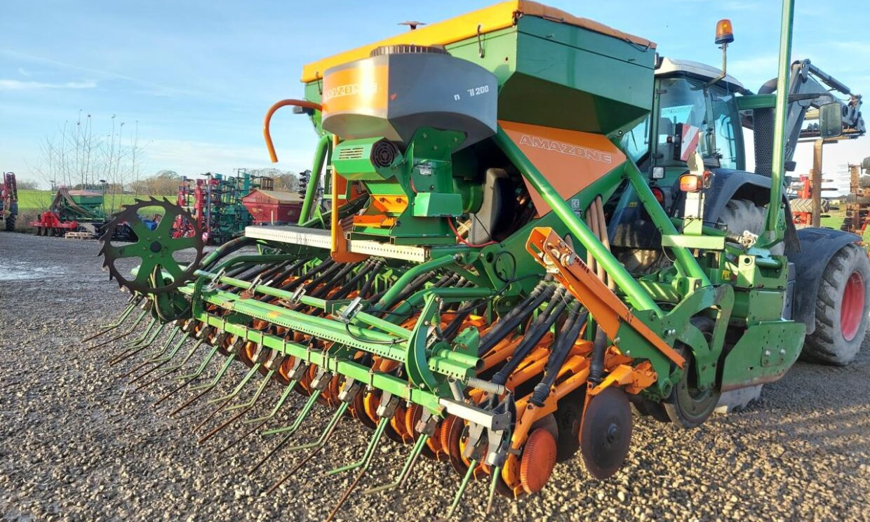 Amazone AD-P 403 / KG 4000 Greendrill - Combine seed drill: picture 1 Amazone AD-P 403 / KG 4000 Greendrill - Combine seed drill: picture 1