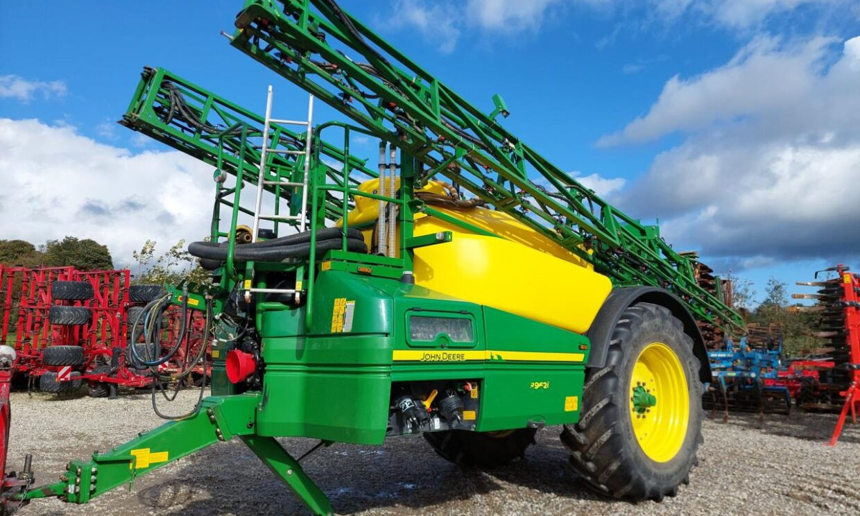John Deere R962i - 28m - Trailed sprayer: picture 1 John Deere R962i - 28m - Trailed sprayer: picture 1