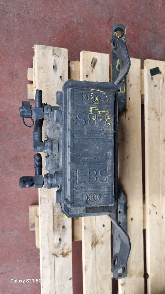 KNORR-BREMSE Knorr-Bremse AIR DRYER Mercedes-Benz ACTROS MP4 - Brake valve for Truck: picture 3 KNORR-BREMSE Knorr-Bremse AIR DRYER Mercedes-Benz ACTROS MP4 - Brake valve for Truck: picture 3