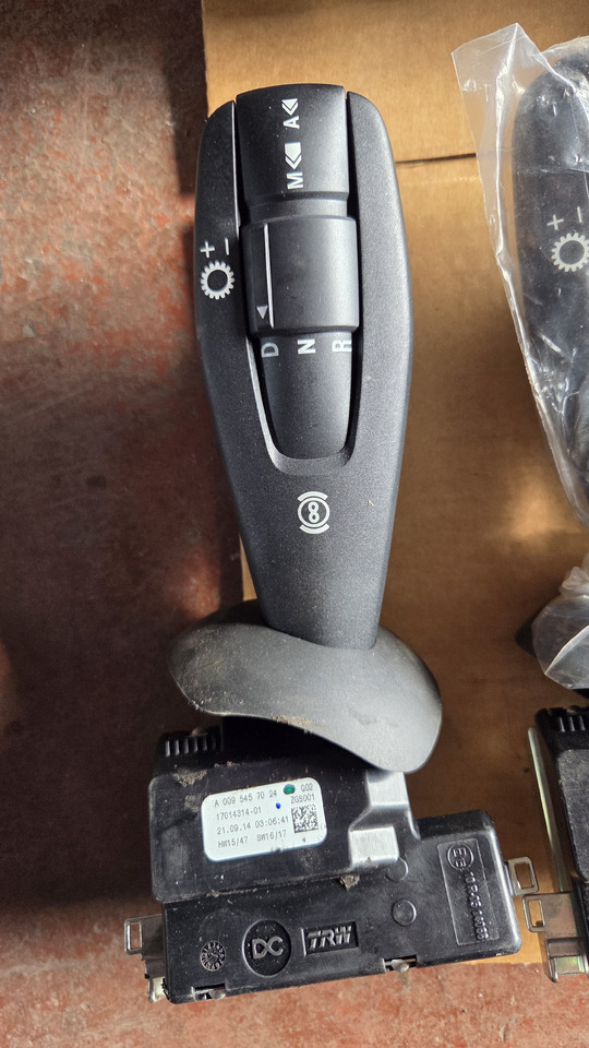 MERCEDES-BENZ ACTROS MP4 - Steering column switch for Truck: picture 4 MERCEDES-BENZ ACTROS MP4 - Steering column switch for Truck: picture 4