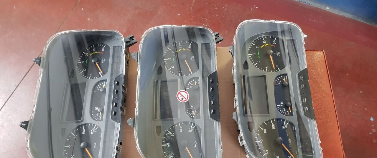 Mercedes-Benz AXOR EURO 5 - Dashboard for Truck: picture 1 Mercedes-Benz AXOR EURO 5 - Dashboard for Truck: picture 1