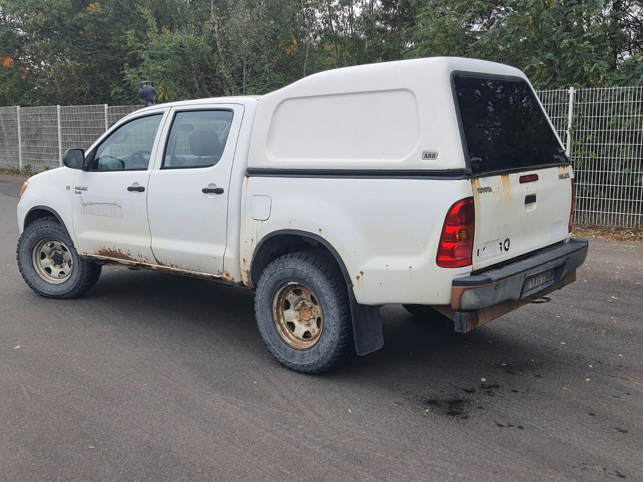 Toyota Hilux Double Cab 4x4 - SUV: picture 3 Toyota Hilux Double Cab 4x4 - SUV: picture 3