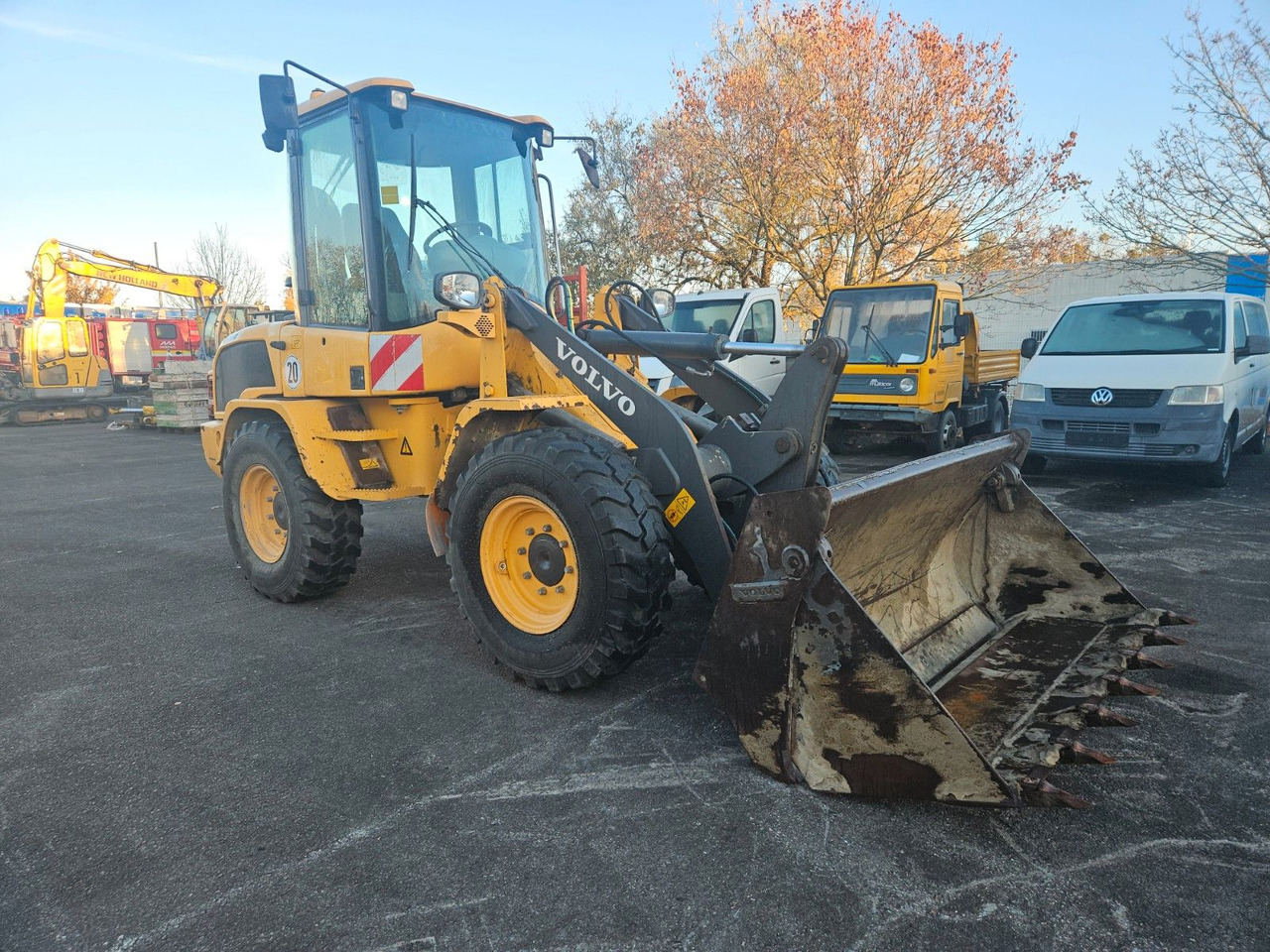 Volvo L30G Radlader mit Klappschaufel - Wheel loader: picture 2 Volvo L30G Radlader mit Klappschaufel - Wheel loader: picture 2