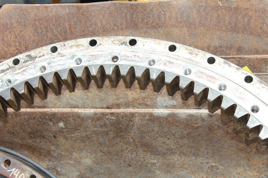 Hitachi 220 - Slewing ring for Construction machinery: picture 3 Hitachi 220 - Slewing ring for Construction machinery: picture 3