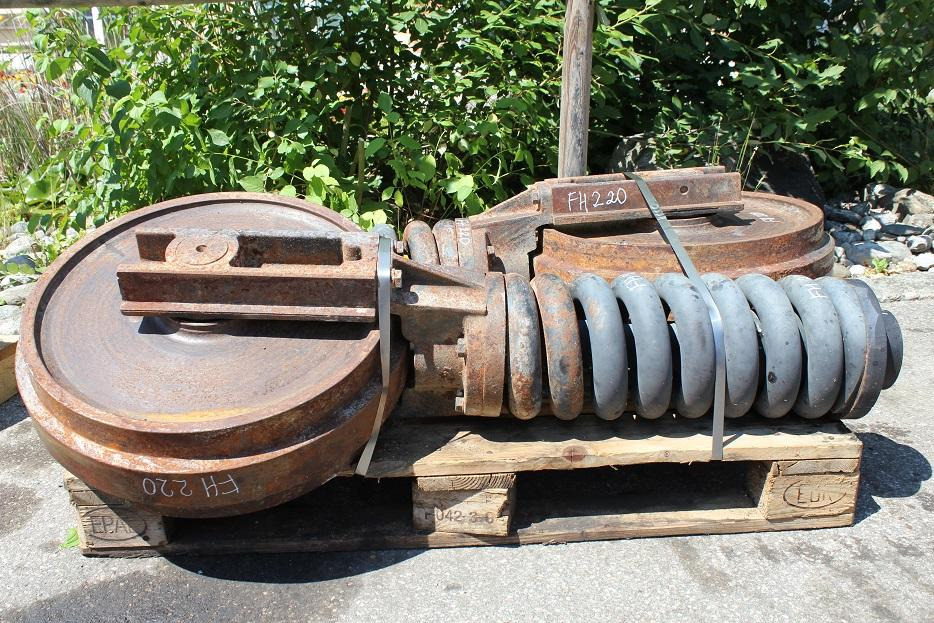 Hitachi FH 220 - Undercarriage parts for Construction machinery: picture 5 Hitachi FH 220 - Undercarriage parts for Construction machinery: picture 5