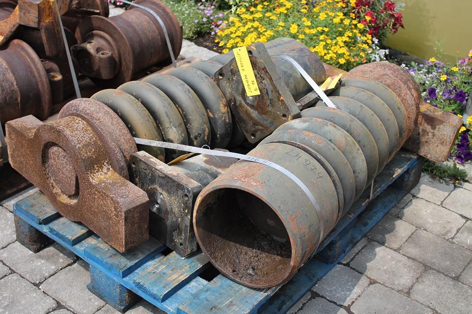Liebherr R 974 - Undercarriage parts for Crawler excavator: picture 2 Liebherr R 974 - Undercarriage parts for Crawler excavator: picture 2