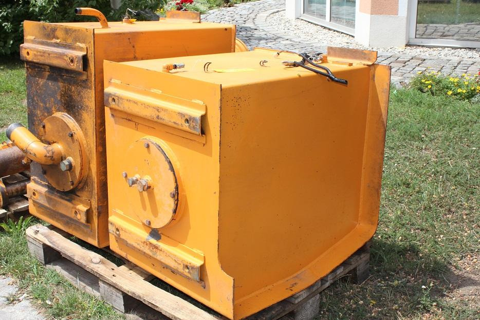 Samsung SE 130 LC - Hydraulic tank for Construction machinery: picture 1 Samsung SE 130 LC - Hydraulic tank for Construction machinery: picture 1