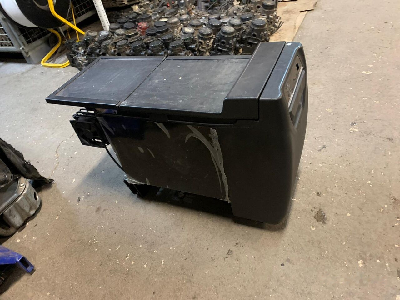 IVECO indel B 5802797207 SP940 24L stan nieznany 5802797207 IVECO - Cab and interior for Truck: picture 1 IVECO indel B 5802797207 SP940 24L stan nieznany 5802797207 IVECO - Cab and interior for Truck: picture 1