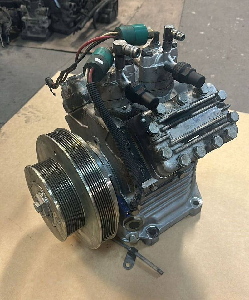Sprężarka kompresor klimatyzacji Bock Eberspacher FKX40/470K 8862010000407 - A/C compressor for Truck: picture 1 Sprężarka kompresor klimatyzacji Bock Eberspacher FKX40/470K 8862010000407 - A/C compressor for Truck: picture 1