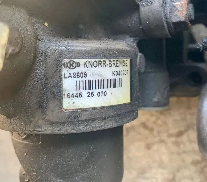 Zespół Przygotowania Powietrza IVECO Stralis LA8609 Knorr Bremse LA8609 - Brake valve for Truck: picture 4 Zespół Przygotowania Powietrza IVECO Stralis LA8609 Knorr Bremse LA8609 - Brake valve for Truck: picture 4