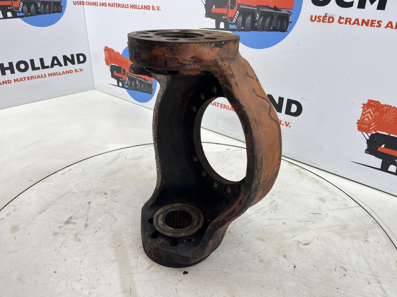 Faun RTF 50 Steering knuckle 16 holes axle 1 left - Steering knuckle for Crane: picture 4 Faun RTF 50 Steering knuckle 16 holes axle 1 left - Steering knuckle for Crane: picture 4