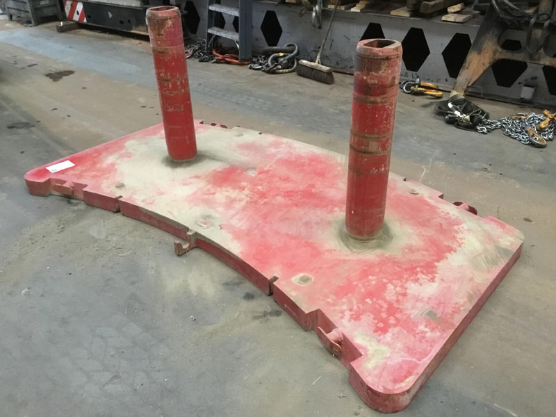 Grove GMK 5100 counterweight 3,0 ton - Counterweight for Construction machinery: picture 3 Grove GMK 5100 counterweight 3,0 ton - Counterweight for Construction machinery: picture 3