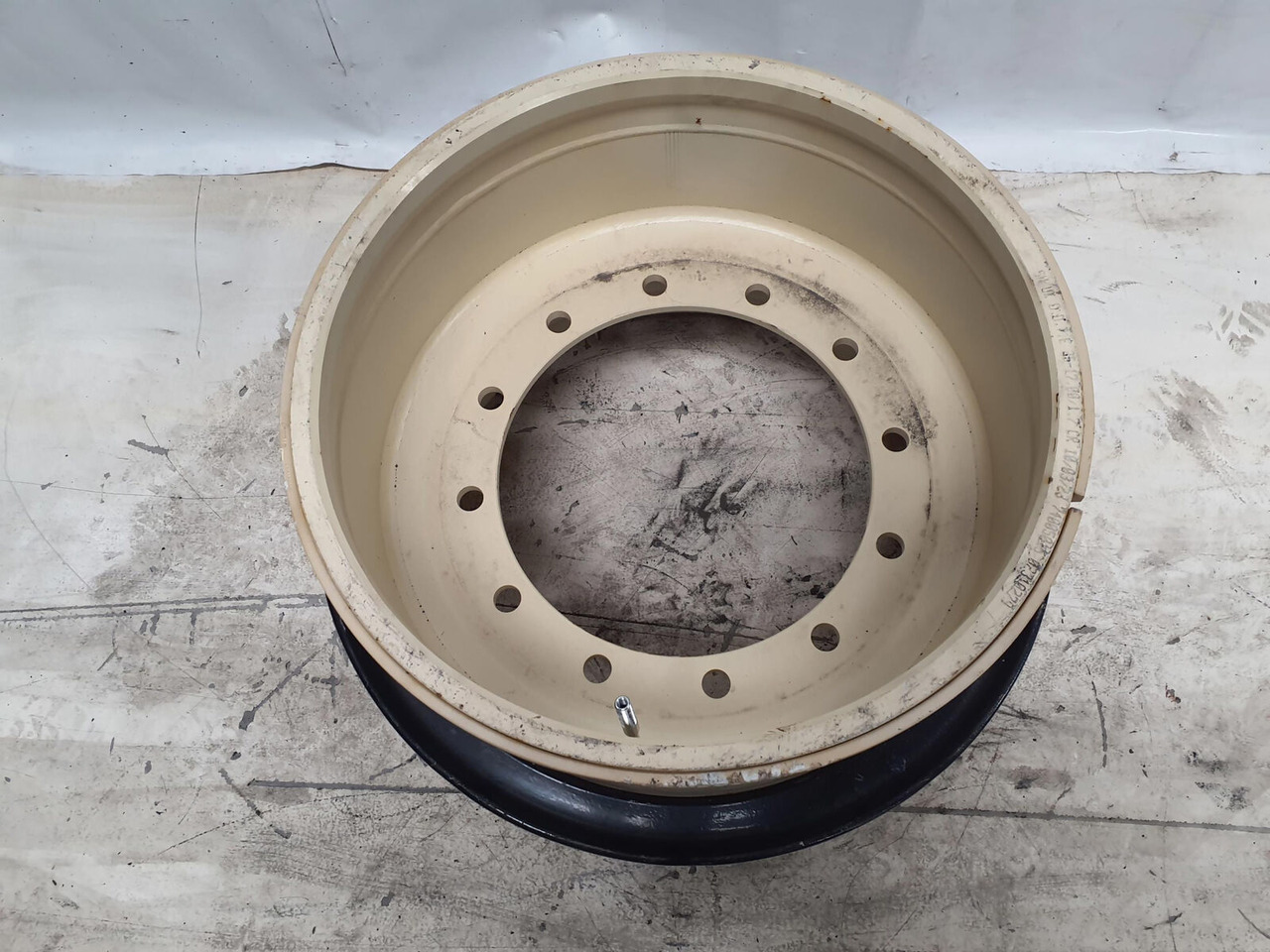 Grove Rim 525/80R25 12 20.5 3p - Rim for Crane: picture 2 Grove Rim 525/80R25 12 20.5 3p - Rim for Crane: picture 2