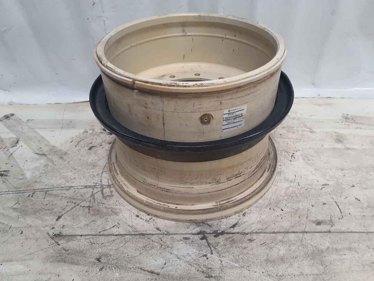 Grove Rim 525/80R25 12 20.5 3p - Rim for Crane: picture 3 Grove Rim 525/80R25 12 20.5 3p - Rim for Crane: picture 3