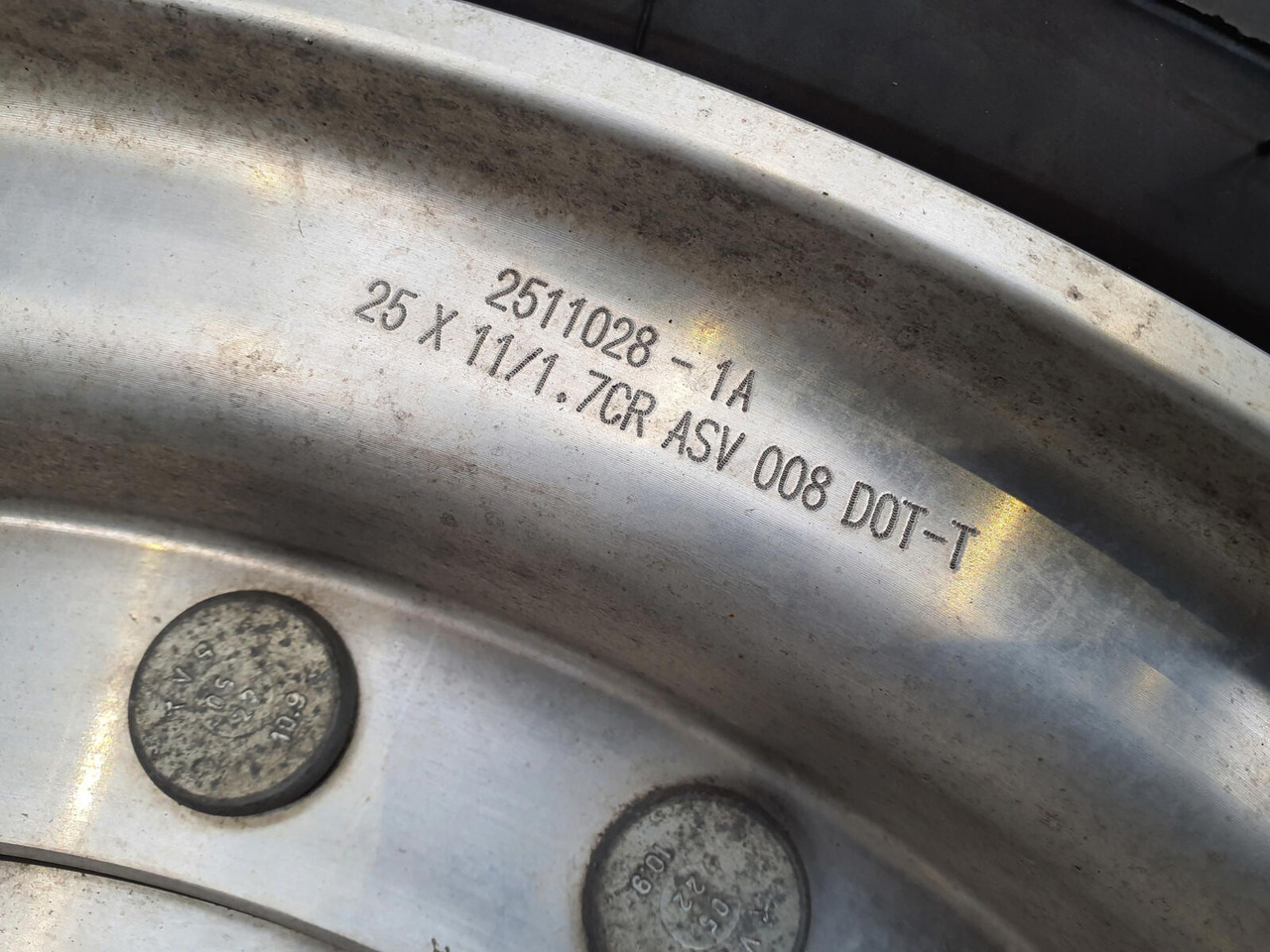 Grove Wheel 445/95R25 12 9 2p alu - Wheel and tire package for Crane: picture 5 Grove Wheel 445/95R25 12 9 2p alu - Wheel and tire package for Crane: picture 5