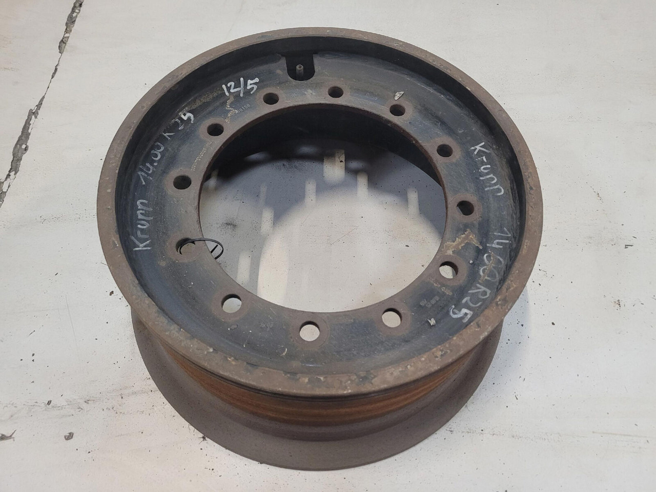 Krupp Rim 385/95R25 12 5.5 3p - Rim for Crane: picture 1 Krupp Rim 385/95R25 12 5.5 3p - Rim for Crane: picture 1