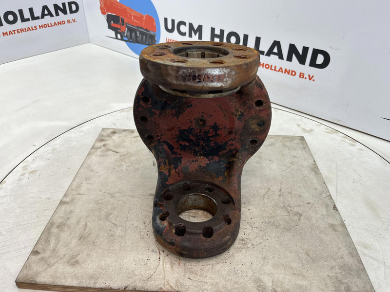 Liebherr LT 1090 Steering knuckle 16 holes - Steering knuckle for Crane: picture 5 Liebherr LT 1090 Steering knuckle 16 holes - Steering knuckle for Crane: picture 5