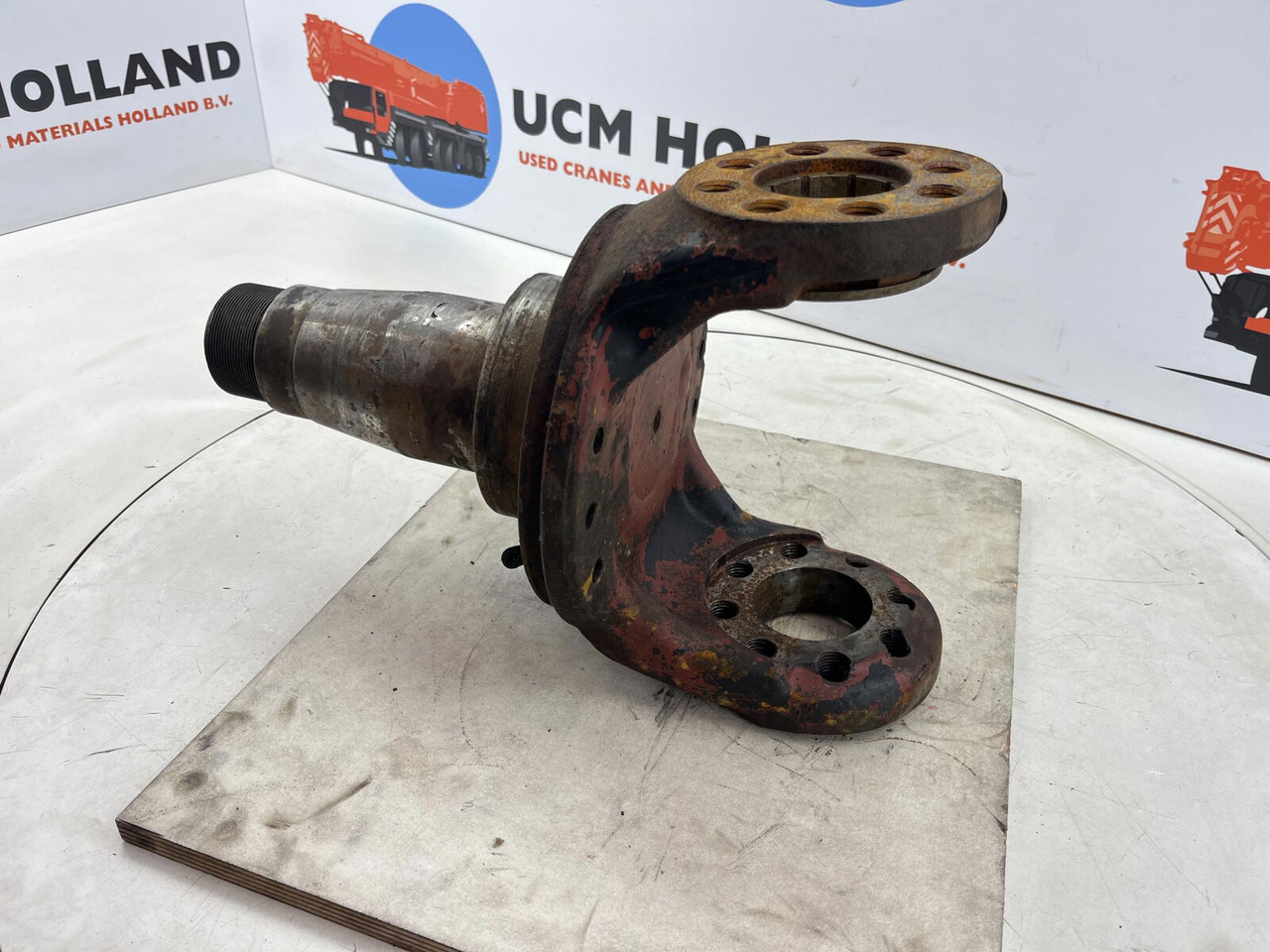 Liebherr LT 1090 Steering knuckle 16 holes - Steering knuckle for Mobile crane: picture 4 Liebherr LT 1090 Steering knuckle 16 holes - Steering knuckle for Mobile crane: picture 4