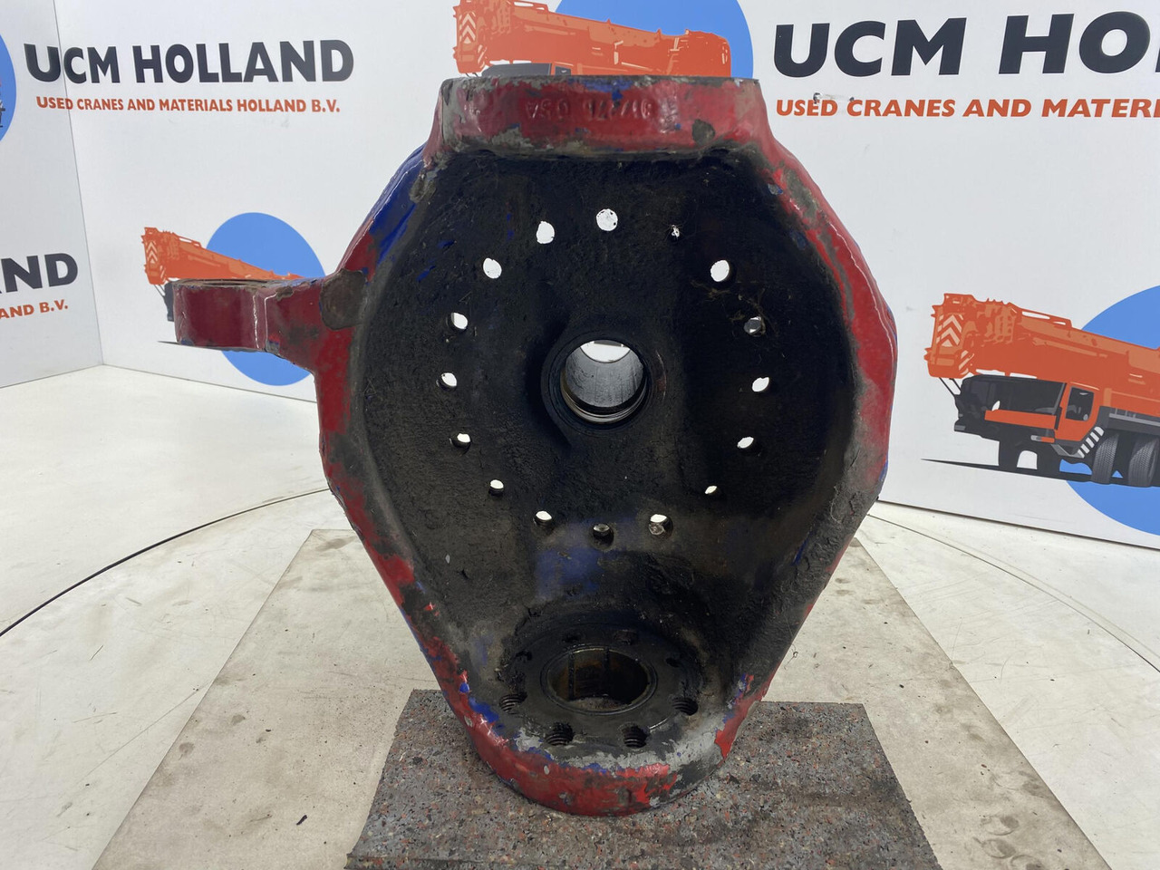 Liebherr LTM 1040-2.1 Steering knuckle 16 holes axle 2 - Steering knuckle for Mobile crane: picture 5 Liebherr LTM 1040-2.1 Steering knuckle 16 holes axle 2 - Steering knuckle for Mobile crane: picture 5
