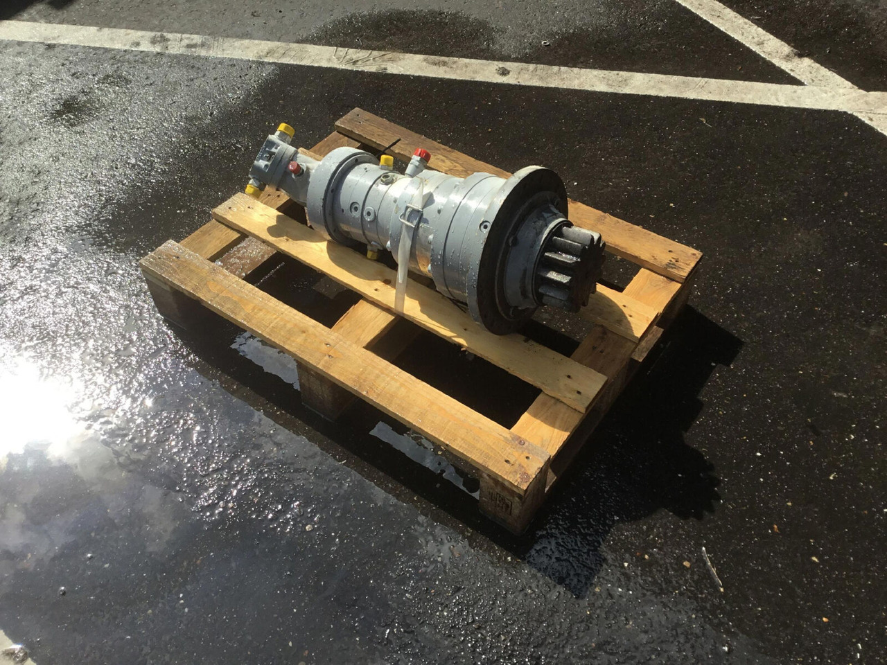 Liebherr LTM 1045-3.1 slew gear - Swing motor for Mobile crane: picture 3 Liebherr LTM 1045-3.1 slew gear - Swing motor for Mobile crane: picture 3