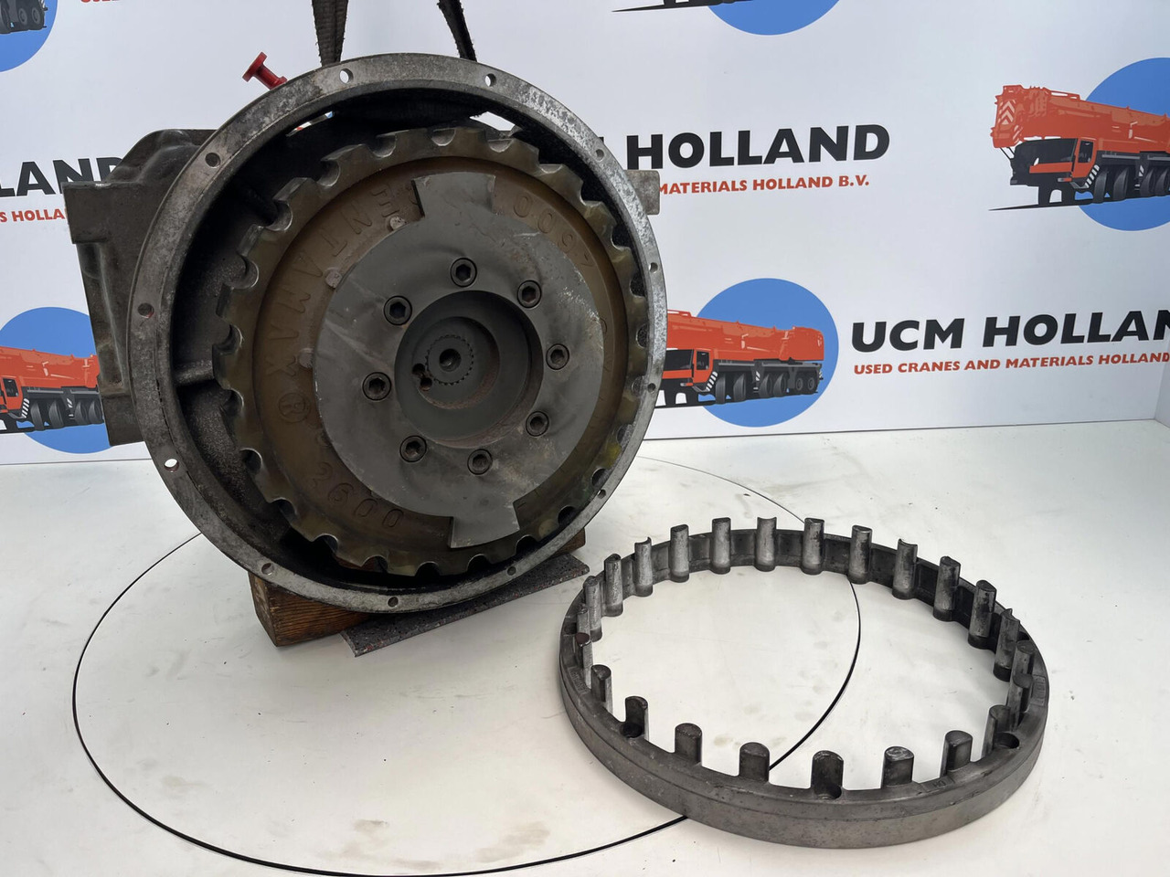 Liebherr LTM 1200/1 Distributor gearbox with coupling - Gearbox for Mobile crane: picture 5 Liebherr LTM 1200/1 Distributor gearbox with coupling - Gearbox for Mobile crane: picture 5