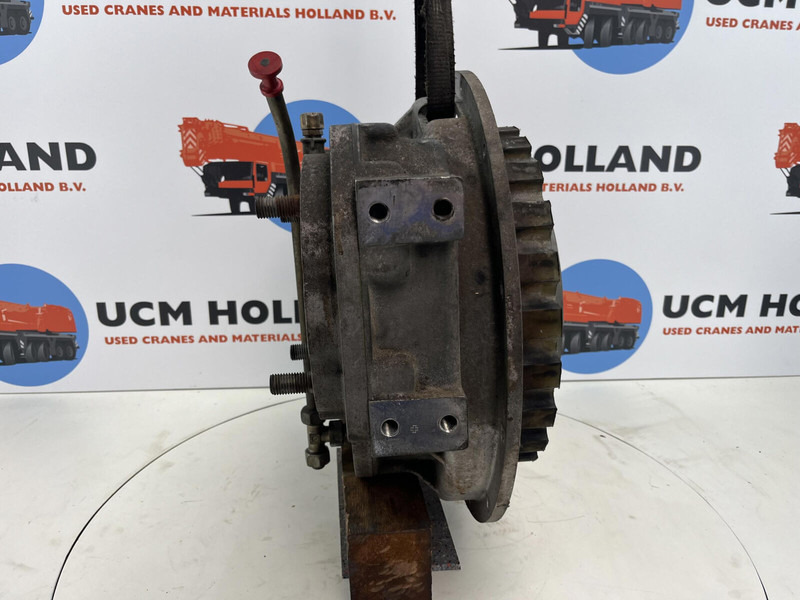 Liebherr LTM 1200/1 Distributor gearbox with coupling - Gearbox for Crane: picture 4 Liebherr LTM 1200/1 Distributor gearbox with coupling - Gearbox for Crane: picture 4