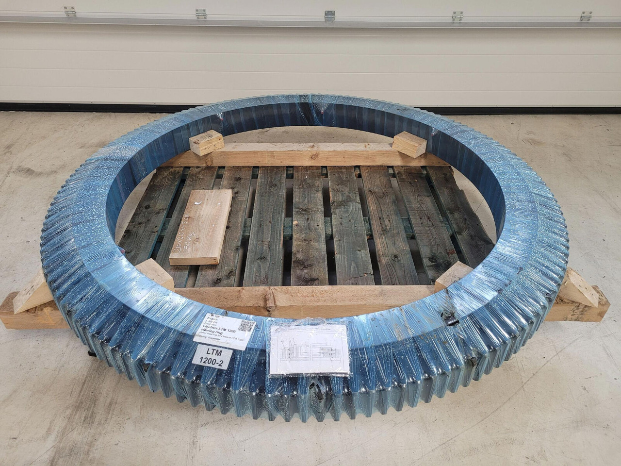 Liebherr LTM 1200 slewing ring - Slewing ring for Mobile crane: picture 1 Liebherr LTM 1200 slewing ring - Slewing ring for Mobile crane: picture 1