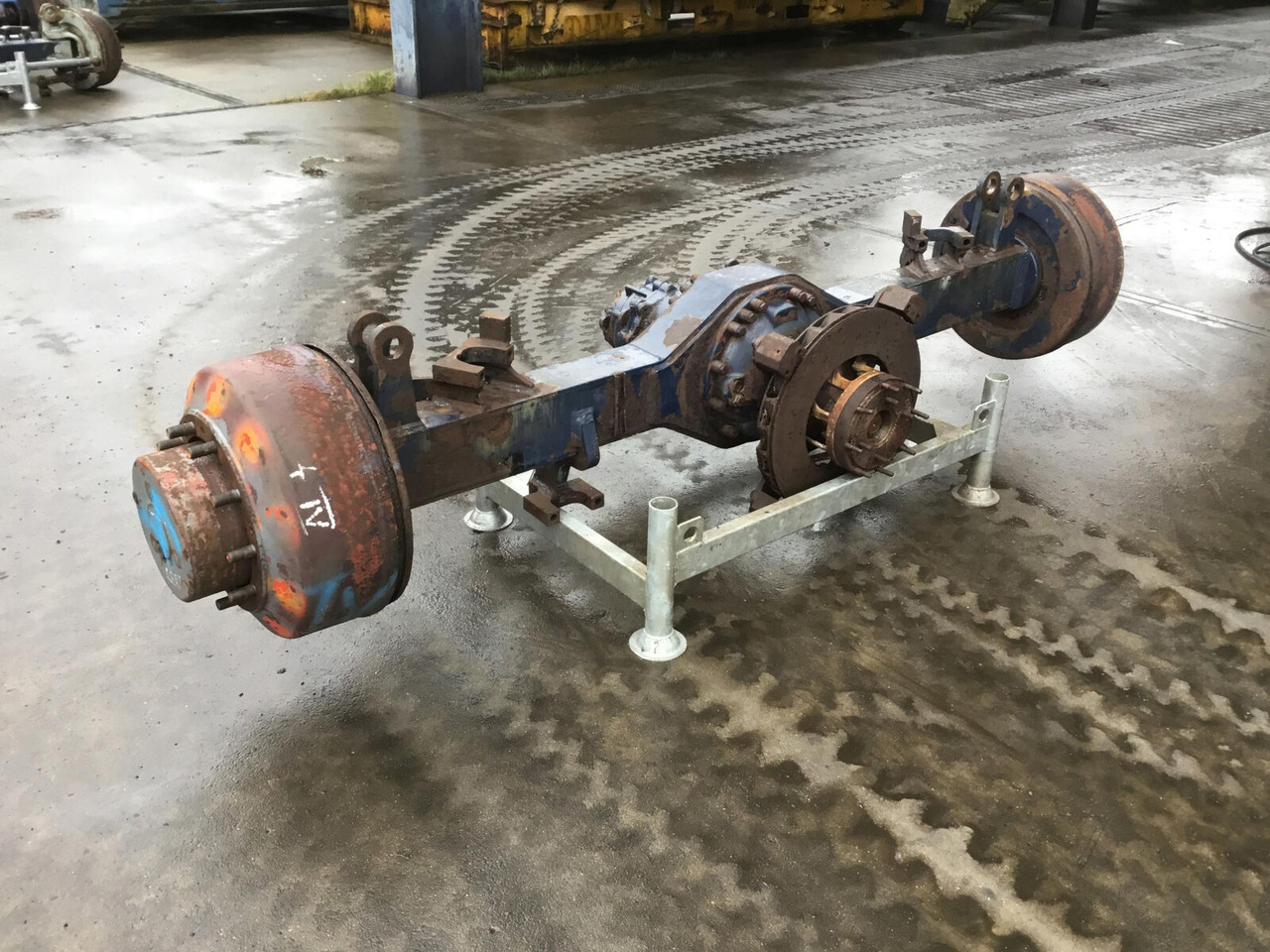 Liebherr LTM 1300 axle 4 - Axle and parts for Mobile crane: picture 1 Liebherr LTM 1300 axle 4 - Axle and parts for Mobile crane: picture 1
