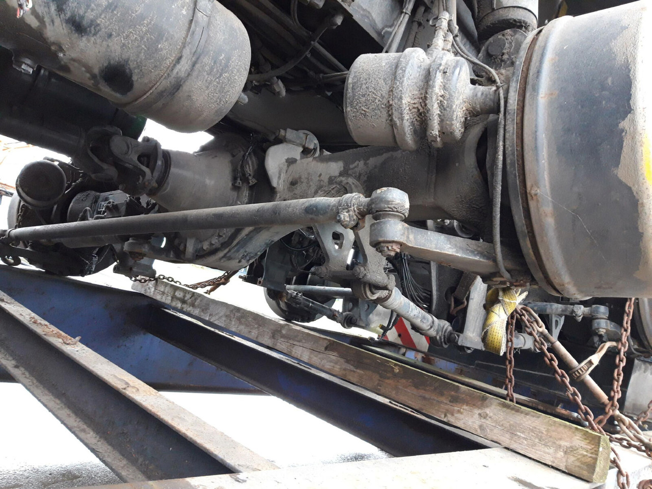 Liebherr LTM 1400-7.1 axle 6 - Axle and parts for Mobile crane: picture 4 Liebherr LTM 1400-7.1 axle 6 - Axle and parts for Mobile crane: picture 4