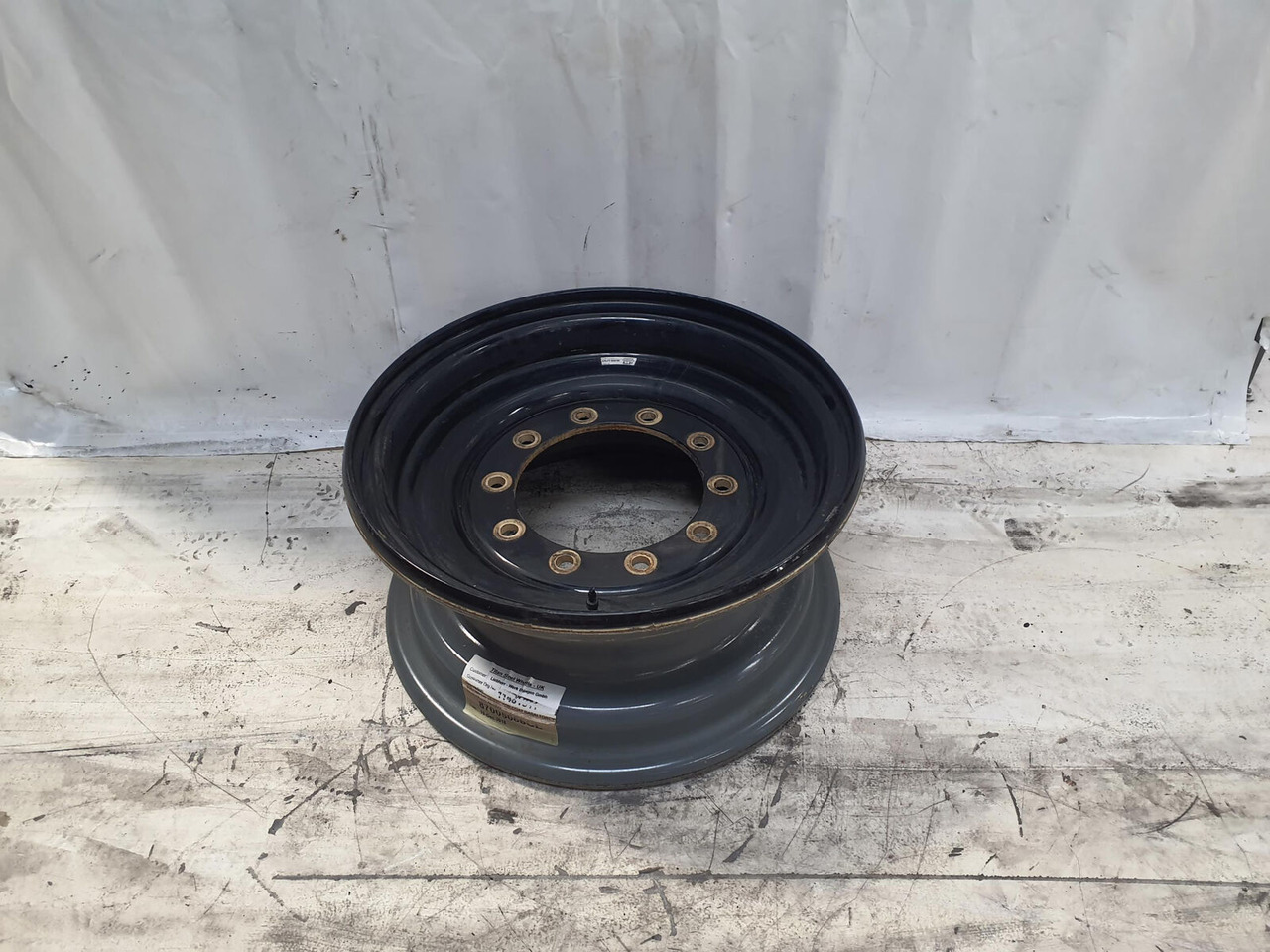 Liebherr Rim 445/95R25 10 12 1p - Rim for Crane: picture 1 Liebherr Rim 445/95R25 10 12 1p - Rim for Crane: picture 1