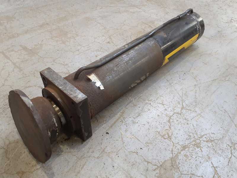 Spierings SK 598 Outrigger cylinder - Hydraulic cylinder for Crane: picture 2 Spierings SK 598 Outrigger cylinder - Hydraulic cylinder for Crane: picture 2