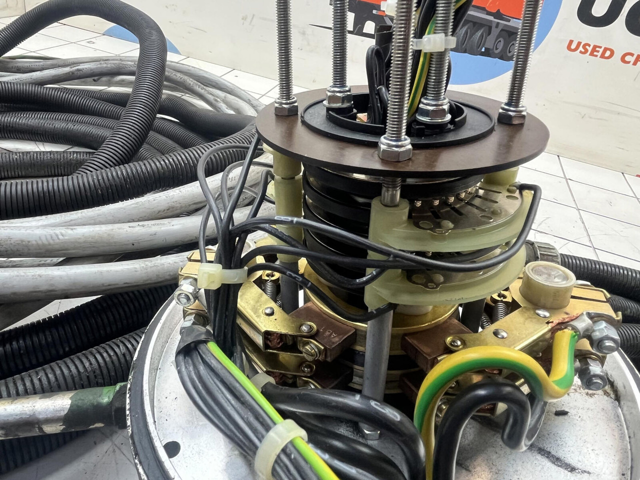 Electrical system for Mobile crane Terex AC 155 slip ring assy: picture 7