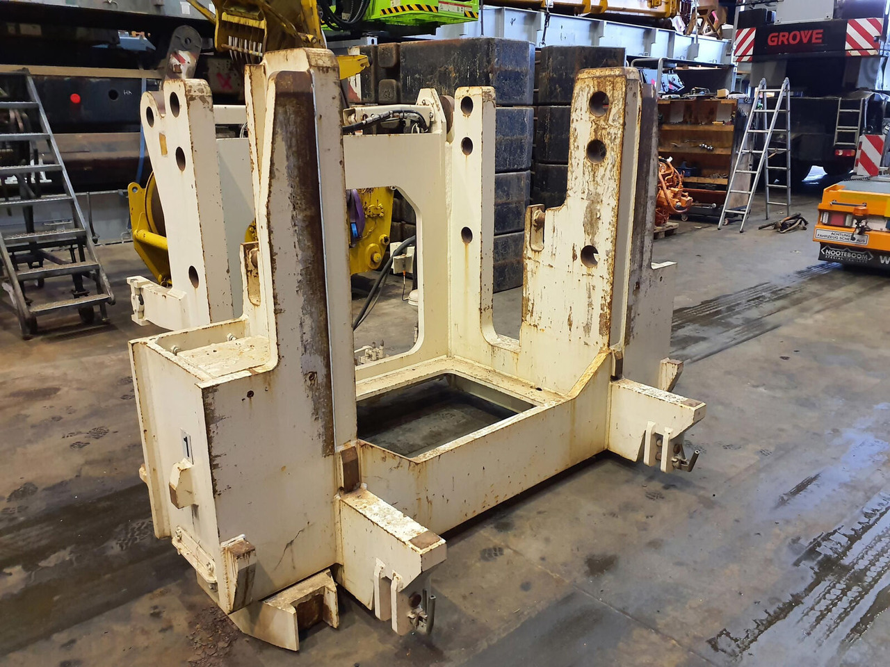 Terex AC 350-1 Counterweight frame 5,5 Ton - Counterweight for Mobile crane: picture 3 Terex AC 350-1 Counterweight frame 5,5 Ton - Counterweight for Mobile crane: picture 3