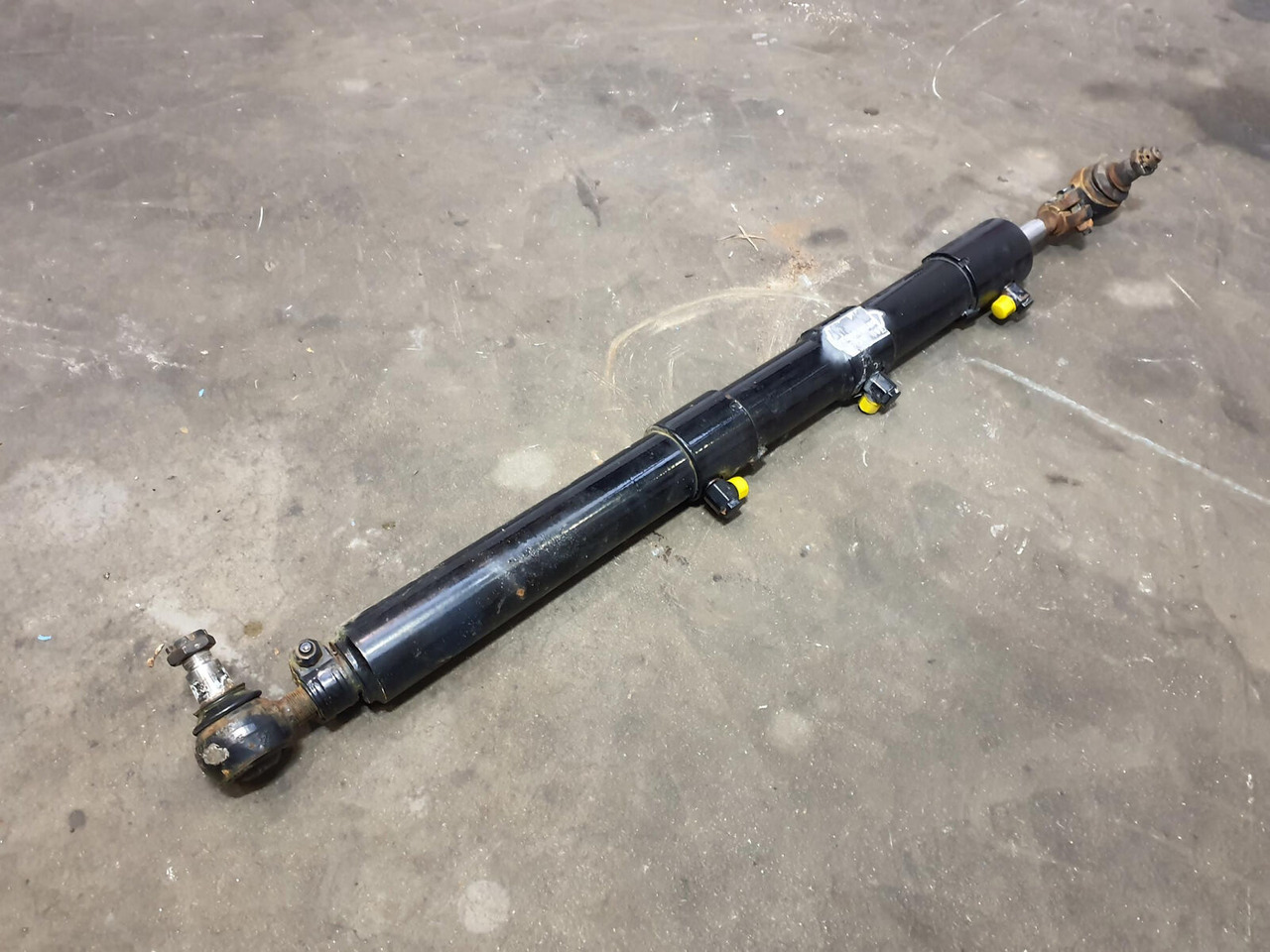 Terex AC 700 Steering Cylinder alxe 8 and 9 - Hydraulic cylinder for Crane: picture 3 Terex AC 700 Steering Cylinder alxe 8 and 9 - Hydraulic cylinder for Crane: picture 3