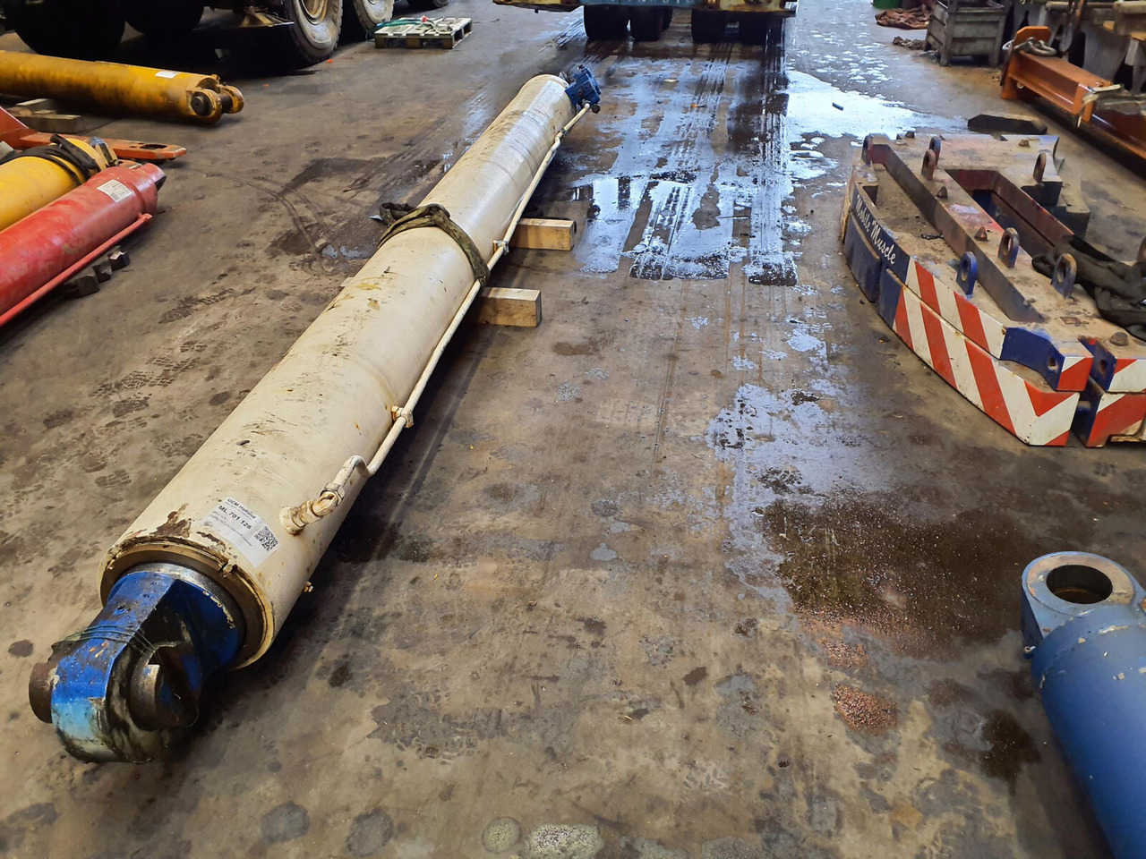 Terex HC 340 boom cylinder - Hydraulic cylinder for Mobile crane: picture 2 Terex HC 340 boom cylinder - Hydraulic cylinder for Mobile crane: picture 2