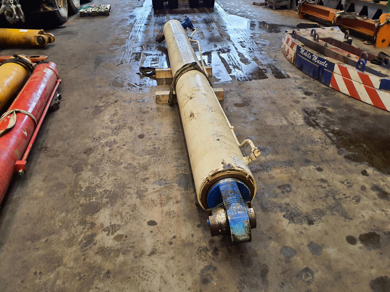 Terex HC 340 boom cylinder - Hydraulic cylinder for Mobile crane: picture 3 Terex HC 340 boom cylinder - Hydraulic cylinder for Mobile crane: picture 3