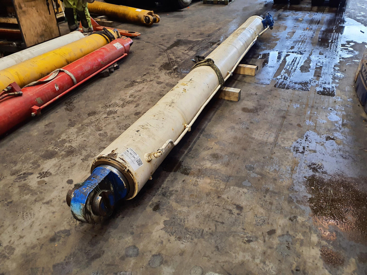 Terex HC 340 boom cylinder - Hydraulic cylinder for Mobile crane: picture 1 Terex HC 340 boom cylinder - Hydraulic cylinder for Mobile crane: picture 1