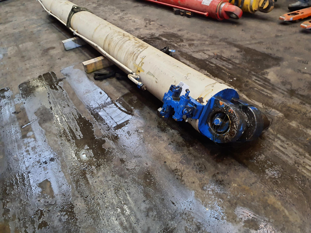 Terex HC 340 boom cylinder - Hydraulic cylinder for Mobile crane: picture 4 Terex HC 340 boom cylinder - Hydraulic cylinder for Mobile crane: picture 4