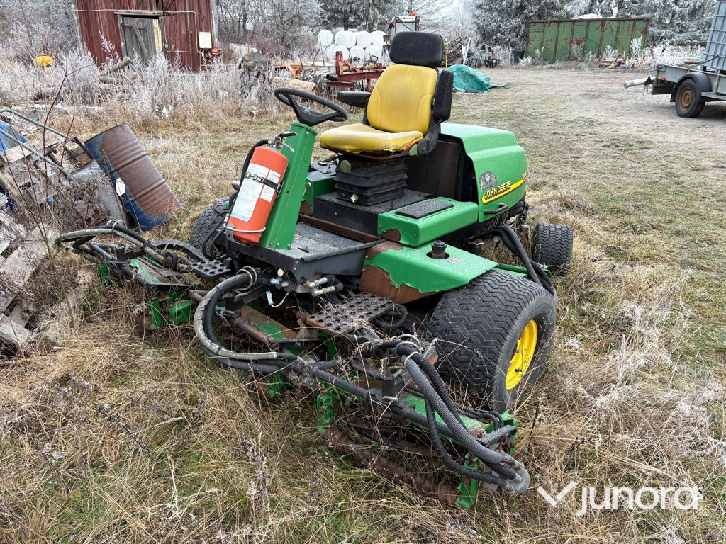 Gräsklippare - John Deere 3235B - Garden mower: picture 1 Gräsklippare - John Deere 3235B - Garden mower: picture 1