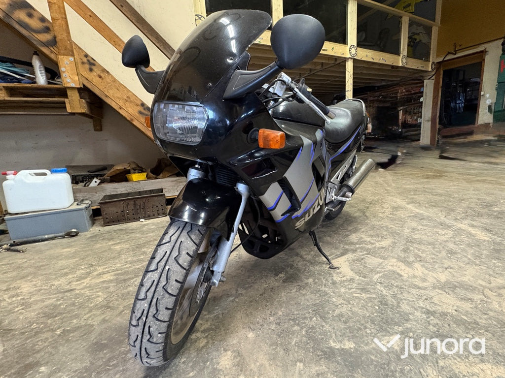 Motorcykel - SUZUKI GSX 750 F - Motorcycle: picture 1 Motorcykel - SUZUKI GSX 750 F - Motorcycle: picture 1