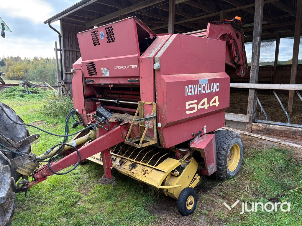 Rundbalspress New Holland 544 Cropcutter - Round baler: picture 1 Rundbalspress New Holland 544 Cropcutter - Round baler: picture 1