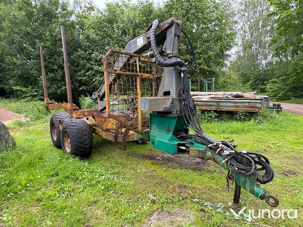 Skogsvagn med kran - Forestry trailer: picture 3 Skogsvagn med kran - Forestry trailer: picture 3