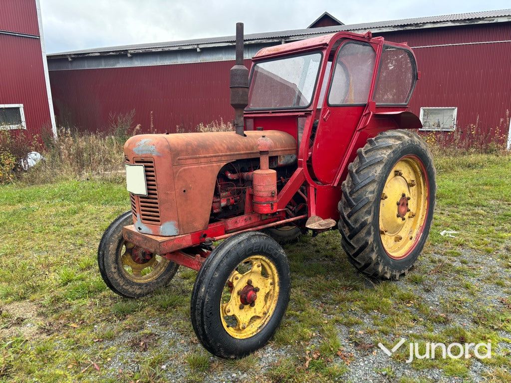 Traktor - David Brown DB40 D - Farm tractor: picture 1 Traktor - David Brown DB40 D - Farm tractor: picture 1