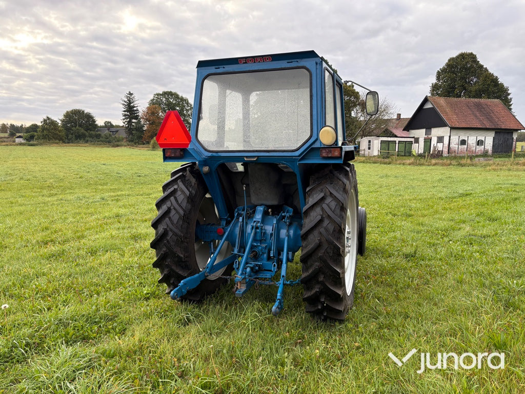 Traktor Ford 4000 - Farm tractor: picture 5 Traktor Ford 4000 - Farm tractor: picture 5
