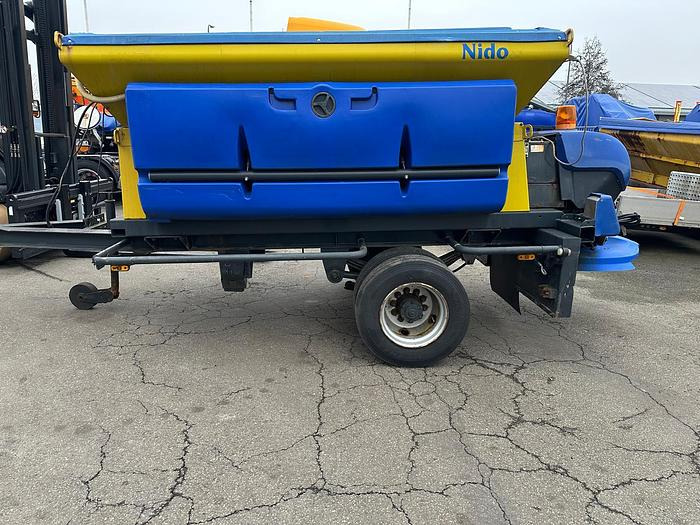 Nido Stratos B35K-30 ACLN-490 - Sand/ Salt spreader: picture 2 Nido Stratos B35K-30 ACLN-490 - Sand/ Salt spreader: picture 2