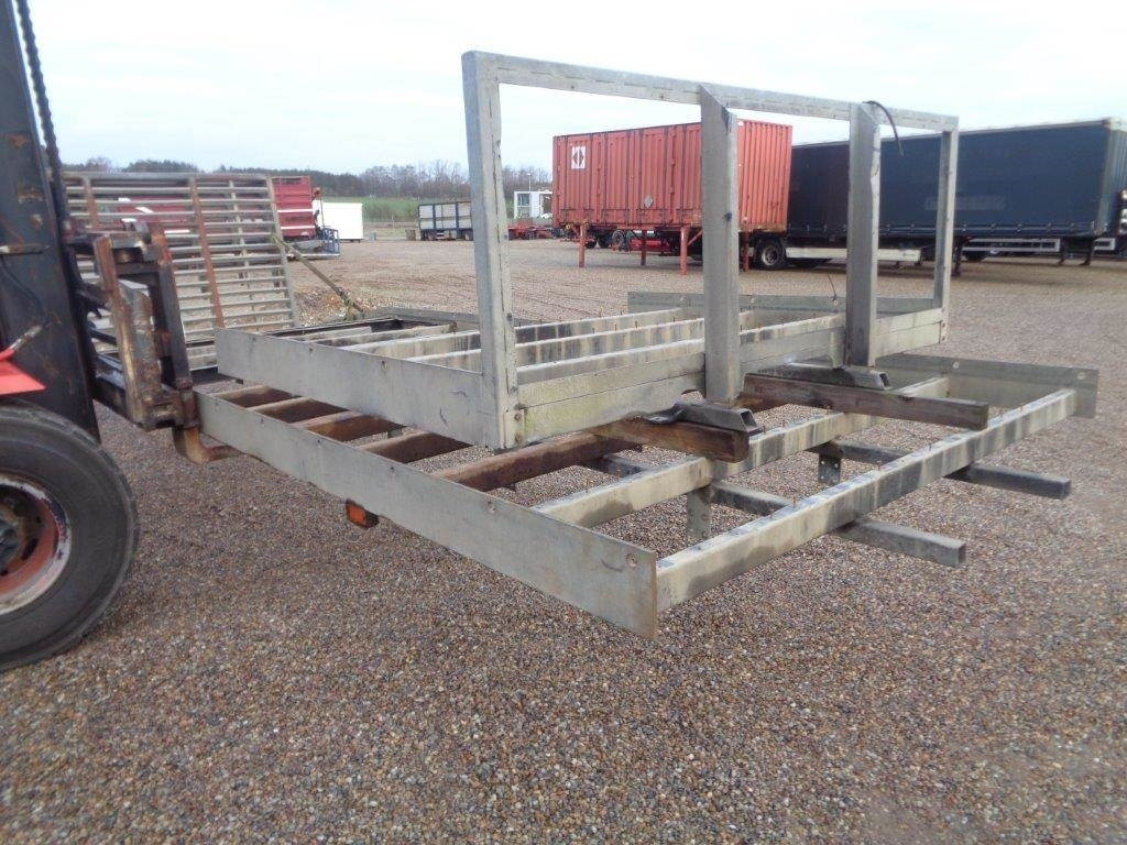 9,5 - 7,5 mtr knæklad med dobbelt rampe - Flatbed body: picture 3 9,5 - 7,5 mtr knæklad med dobbelt rampe - Flatbed body: picture 3