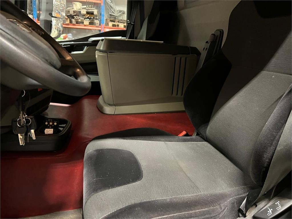 MAN TGL 12-220 BL - Curtainsider truck: picture 5 MAN TGL 12-220 BL - Curtainsider truck: picture 5