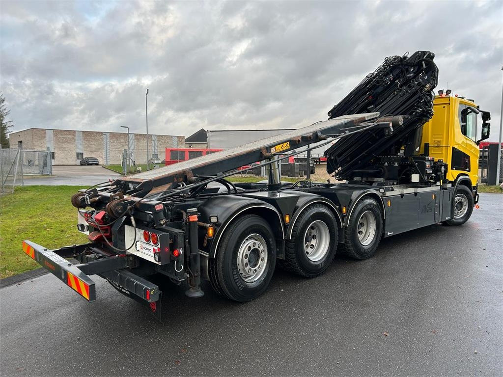 Scania R500 XT B 8x4*4 NA - Hiab 408 E6 + jib - Skip loader truck: picture 2 Scania R500 XT B 8x4*4 NA - Hiab 408 E6 + jib - Skip loader truck: picture 2