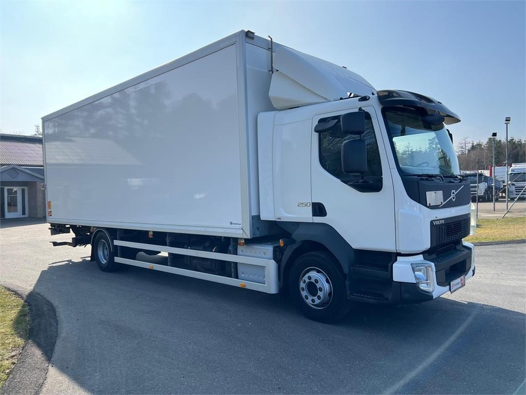 Volvo FL 16 ton 250HK - Box truck: picture 2 Volvo FL 16 ton 250HK - Box truck: picture 2